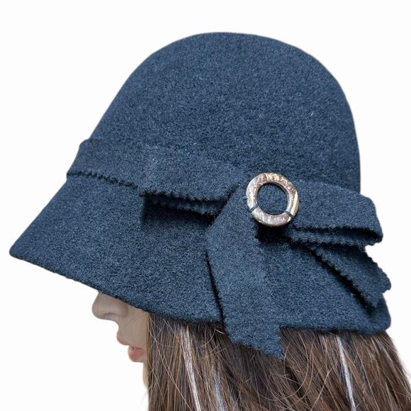 Black Felt Cloche Hat Women’s Vintage 1920s Style Winter Bucket Bow Accent - Picture 1 of 6